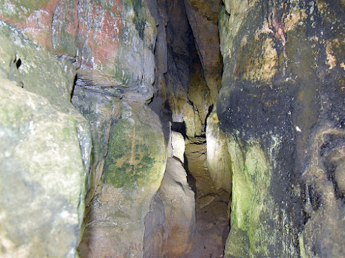 Devil's Parlour Cave passage