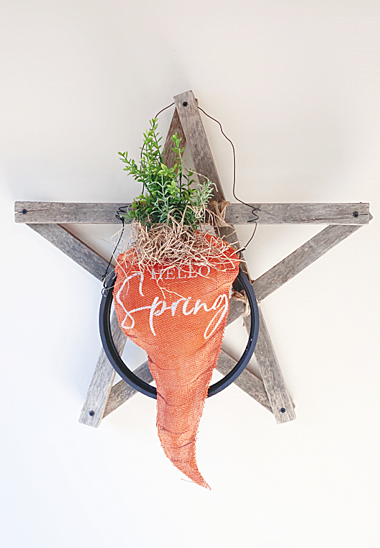 wooden star with carrot wreath