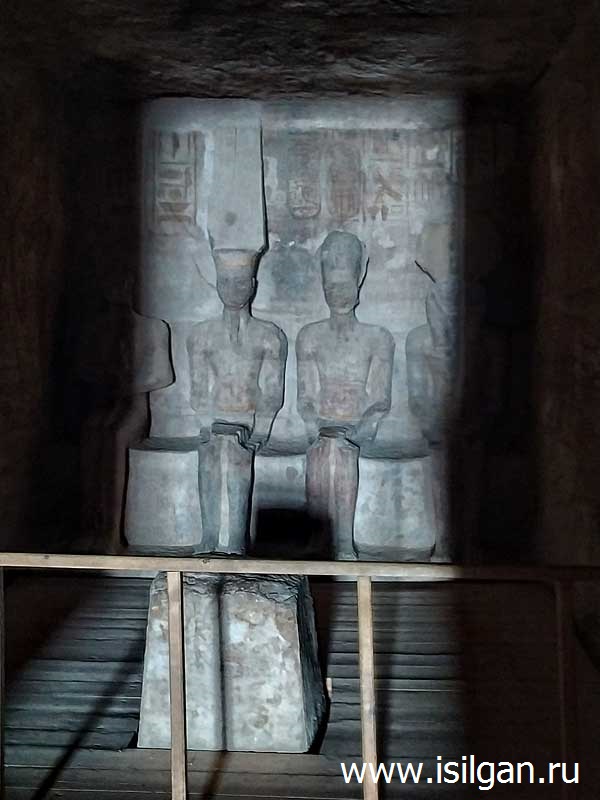 Храм Рамсеса ІІ. Пещерный храмовый комплекс Абу-Симбел. Египет