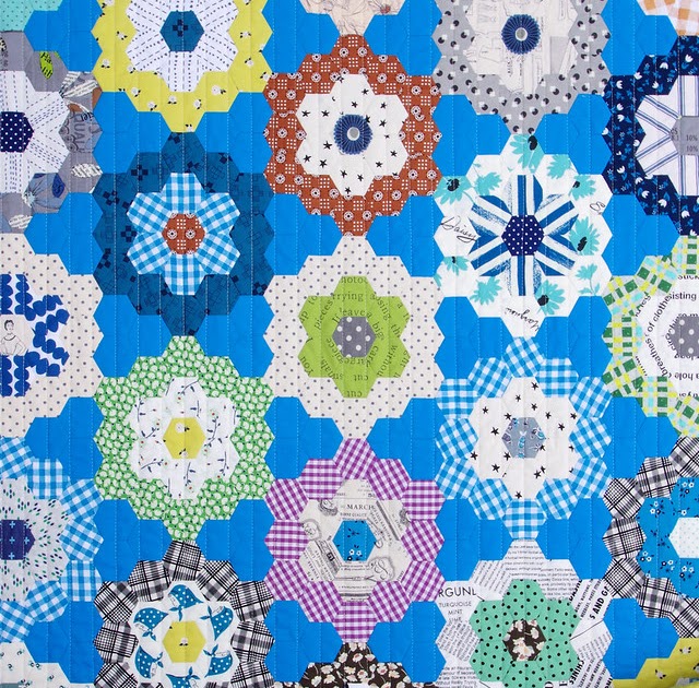 Red Pepper Quilts: Tutorial: Sewing a Hexagon Quilt by Machine