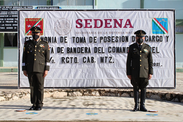 Toma posesión nuevo comandante del 20/o. Regimiento de Caballería Motorizado. El Coronel de Caballería José Leonardo Hernández Ganem , se desempeñaba como comandante del 25/o. Regimiento de Caballería Motorizado (Ciudad Mier, Tamaulipas.).  Valladolid, Yucatán.- La Secretaría de la Defensa Nacional, a través de la X Región Militar y 32/a. Zona Militar, comunicó que hoy lunes se realizó la Ceremonia de Protesta al Cargo, Protesta de Bandera y Toma de Posesión del Ciudadano Coronel de Caballería José Leonardo Hernández Ganem, como nuevo Comandante del 20/o. Regimiento de Caballería Motorizado.   El Ciudadano General de Brigada Diplomado de Estado Mayor Francisco Miguel Aranda Gutiérrez, Comandante de la 32/a. Zona Militar, dio posesión del mando al Coronel Hernández Ganem, quien con fecha 16 de octubre de 2021, causó alta como Comandante del 20/o. Regimiento de Caballería Motorizado.  El Coronel Hernández se ha desempeñado como integrante del equipo ecuestre del Estado Mayor Presidencial, 2/o. Comandante del 20/o. Regimiento de Caballería Motorizado (Valladolid, Yuc.) y del Cuerpo de Cadetes del Heroico Colegio Militar, Jefe de la Sección Administrativa de la Dirección General de Caballería y Comandante del 25/o. Regimiento de Caballería Motorizado (Ciudad Mier, Tamaulipas.).  Con esta nueva designación, el Ejército y Fuerza Aérea Mexicanos ratifica su compromiso de continuar impulsando las actividades que desarrollan las tropas en el Estado de Yucatán, privilegiando las actividades interinstitucionales y las relaciones cívico-militares, respetando siempre y en todo momento los Derechos Humanos, garantizando el cumplimiento de las misiones constitucionales y el desarrollo de las Fuerzas Armadas, contribuyendo de esta forma a mantener la Paz y Seguridad de los habitantes de esta entidad.