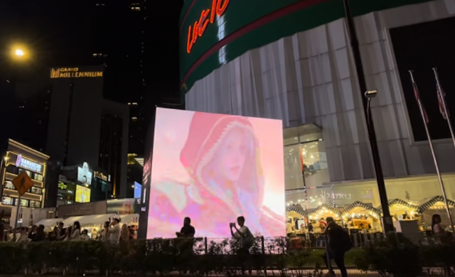 In Front of H&M Kuala Lumpur Malaysia Digital Outdoor Advertising Along Jalan Sultan Ismail The Lot 10 Giant Cube Bukit Bintang LED Billboard Advertising