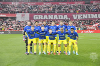 CÁDIZ C. F. Temporada 2021-22. Jeremías Ledesma, Anthony Lozano, Fali, Luis Hernández, Álvaro Negredo, Víctor Chust. Rubén Alcaraz, Lucas Pérez, Fede San Emeterio, Carlos Akapo, Santiago Arzamendía. GRANADA C. F 0 CÁDIZ C. F. 0 Lunes 28/02/2022, 21:00 horas. Campeonato de Liga de 1ª División, jornada 26. Granada, estadio Nuevo Los Cármenes: 14.785 espectadores. GOLES: No hubo. ENTRENADORES: Granada CF: Robert Moreno. Cádiz CF: Sergio González. ARBITRO: José María Sánchez Martínez, Comité de Murcia.