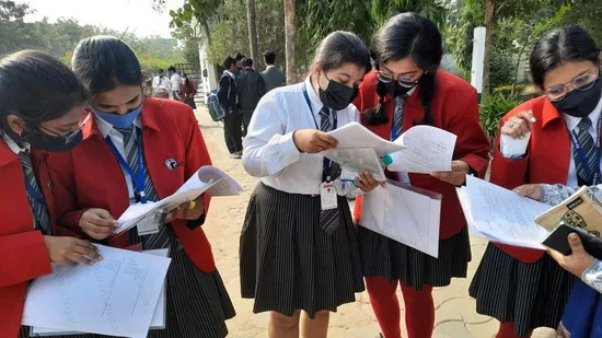 CBSE Class 10, 12 term 2 exams begin tomorrow, 5 points for students(HT Photo)
