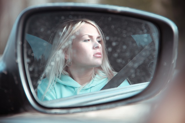 blonde-girl-in-car