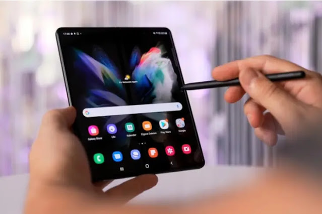 يتم تشغيل Samsung Galaxy Z Fold 4 مع Super UTG