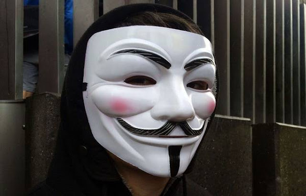 [HACKERS] Guerre en Ukraine : Les Anonymous déclarent la « cyberguerre » à la Russie