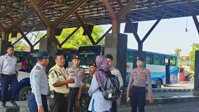 Sukseskan WWF 2024 Personel Gabungan Polresta Sidoarjo Patroli KRYD di Terminal Purabaya Tujuan Bali