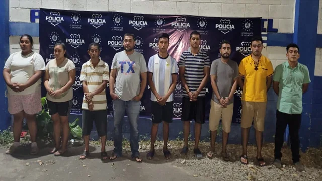 El Salvador: Cobradores de comercio son detenidos por apropiarse indebidamente más de 26 mil dólares