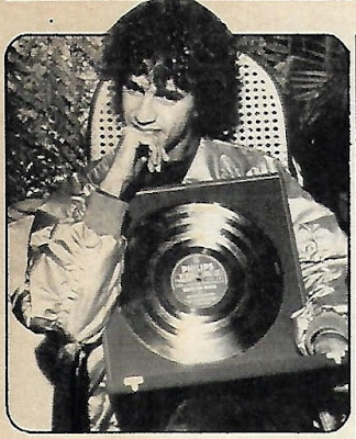 A Caiobá FM é pioneira em interatividade com o ouvinte, no final dos anos  70 e início dos anos 80. Foi ela quem primeiro conversou com ouvintes  durante. - ppt carregar