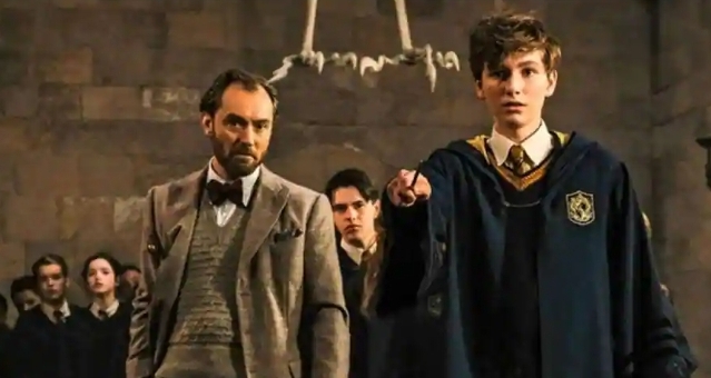 The trailer for 'Fantastic Beasts 2022 : The Secrets of Dumbledore' hints at an impending battle, see