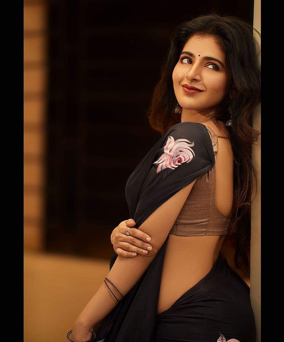 Actress Iswarya Menon Latest Hot Photos & Videos