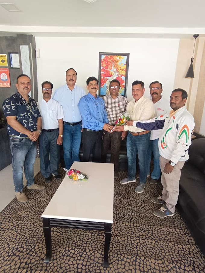  राज्य शिक्षा नोडल अधिकारी श्री राजेंद्र सिंह तोमर जी का जिला कराटे संघ द्वारा किया गया सम्मान  
