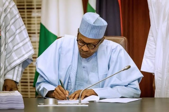 Buhari Signs Nigeria’s 2022 Budget into law