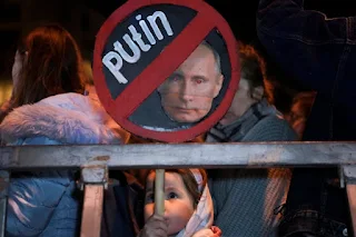 Putin está preparando o terreno para cometer atrocidades na Ucrânia