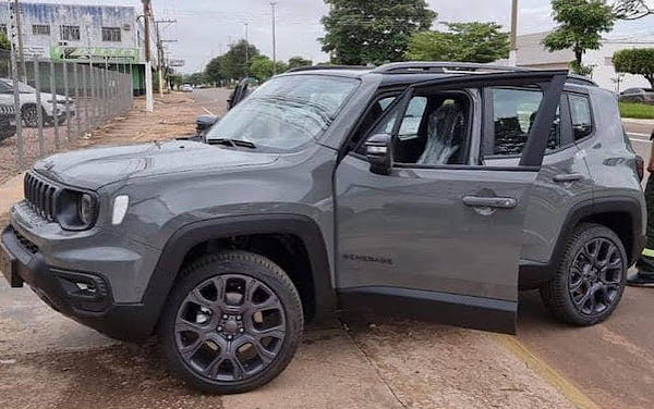 Novo Jeep Renegade 2024 4x4 Flex aparece em fotos extra-oficiais