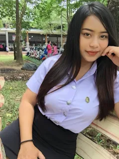 Cewek Cantik Montok Putih Mulus