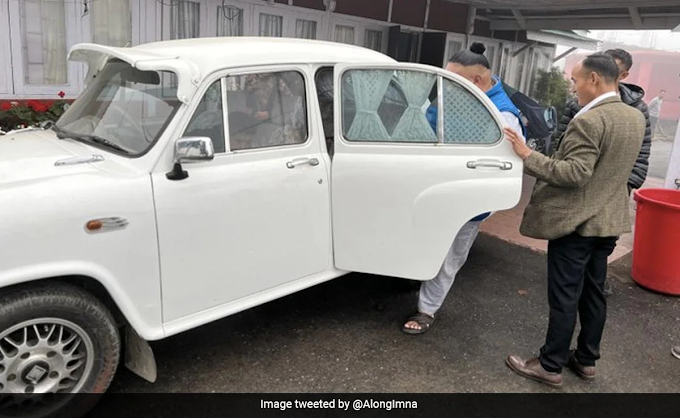 Ambassador Car में सवार होते नागालैंड के मंत्री की तस्वीर हुई वायरल, कैप्शन में लिखी दिल की बात!