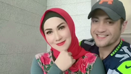 Berumur tapi tak tahu malu, Ferry Irawan mainkan Venna Melinda di tempat gak biasa ini: Kayak di film 365 lah