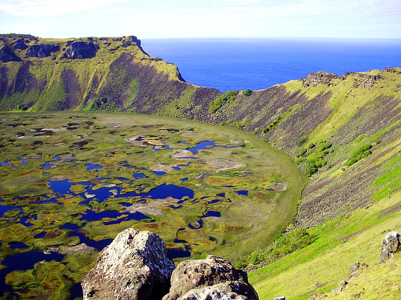 Isla de Pascua - Amanecer en la cumbre noroeste del volcán Rano Kau