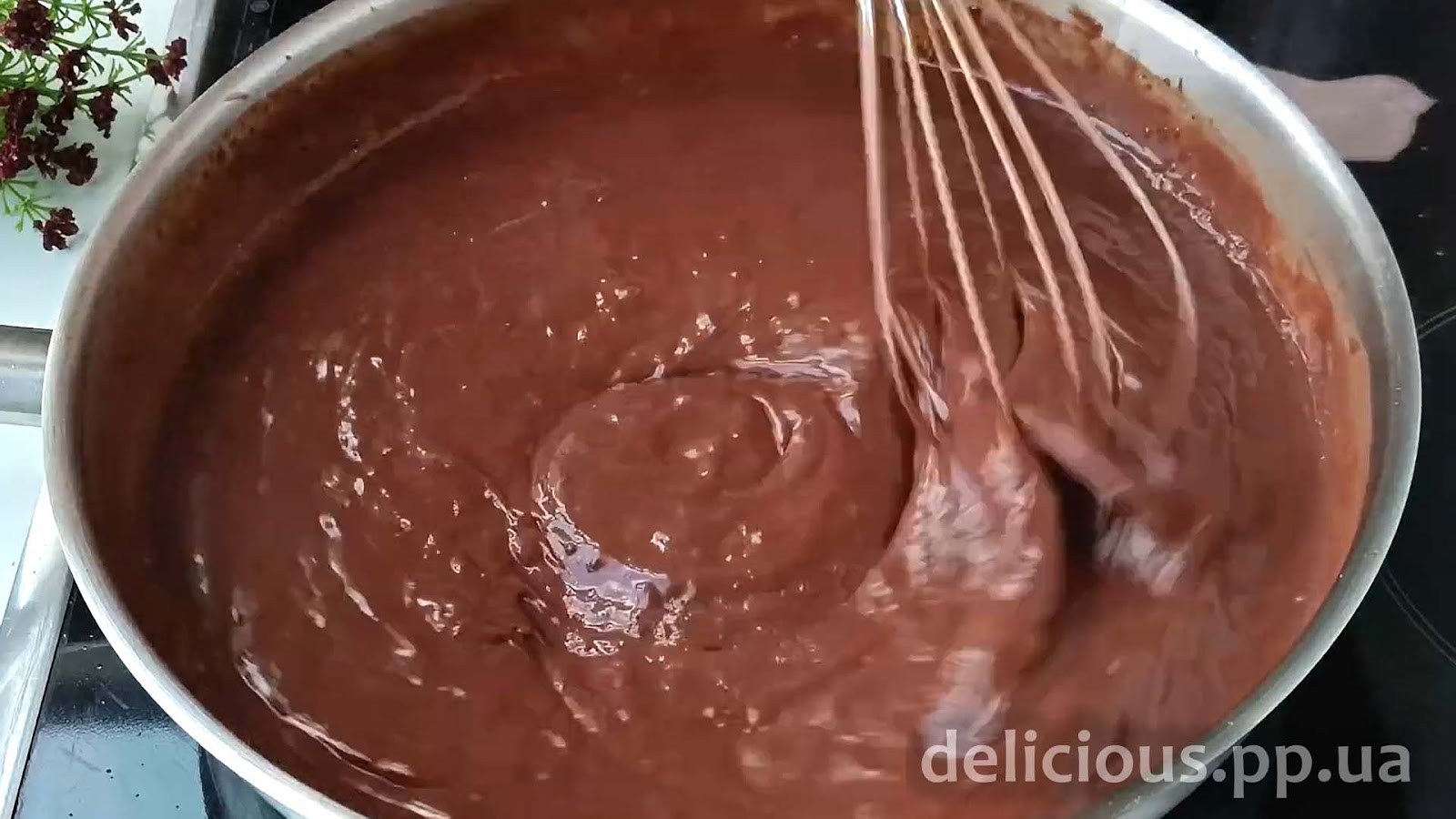 Фото приготовления рецепта: «Идеальный десерт без выпечки — шоколадный Торт - Пудинг за 15 минут» - шаг №6