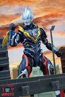 S.H. Figuarts Ultraman Geed Galaxy Rising 28