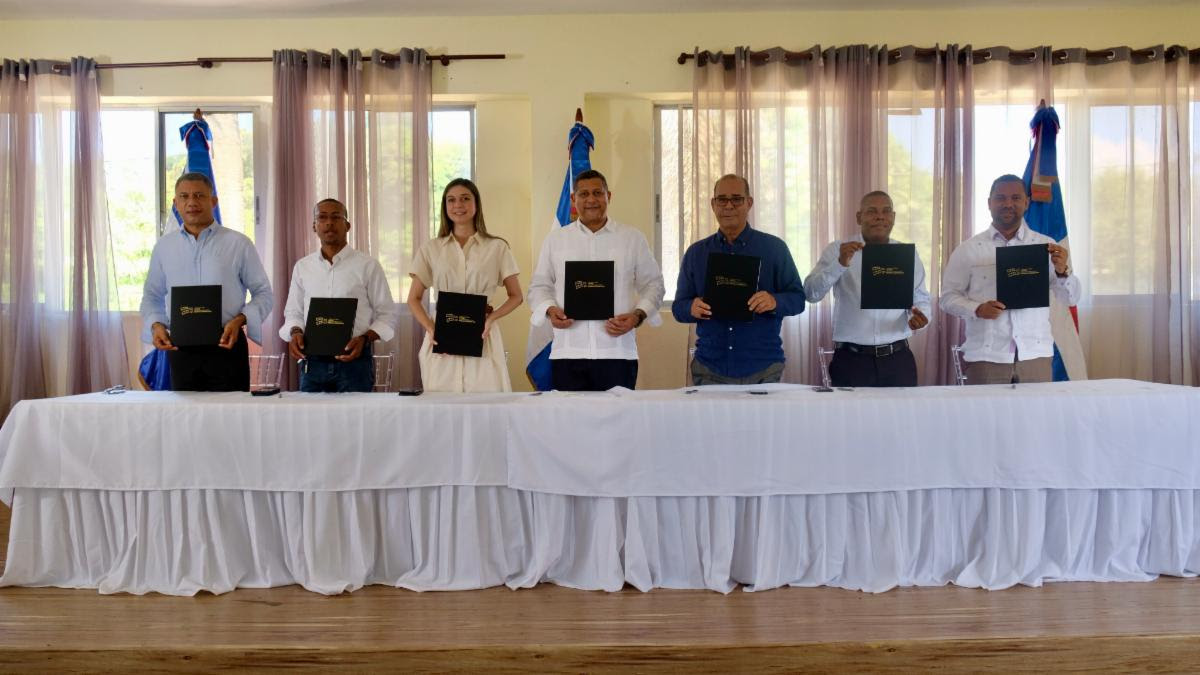 La DGCINE firma acuerdo interinstitucional con las  Municipalidades de Samaná
