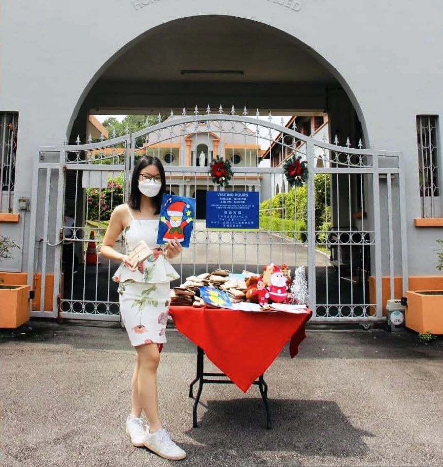 Nurse uses CDC vouchers to buy hawker food for nursing home this Christmas, posted on Monday, 27 December 2021