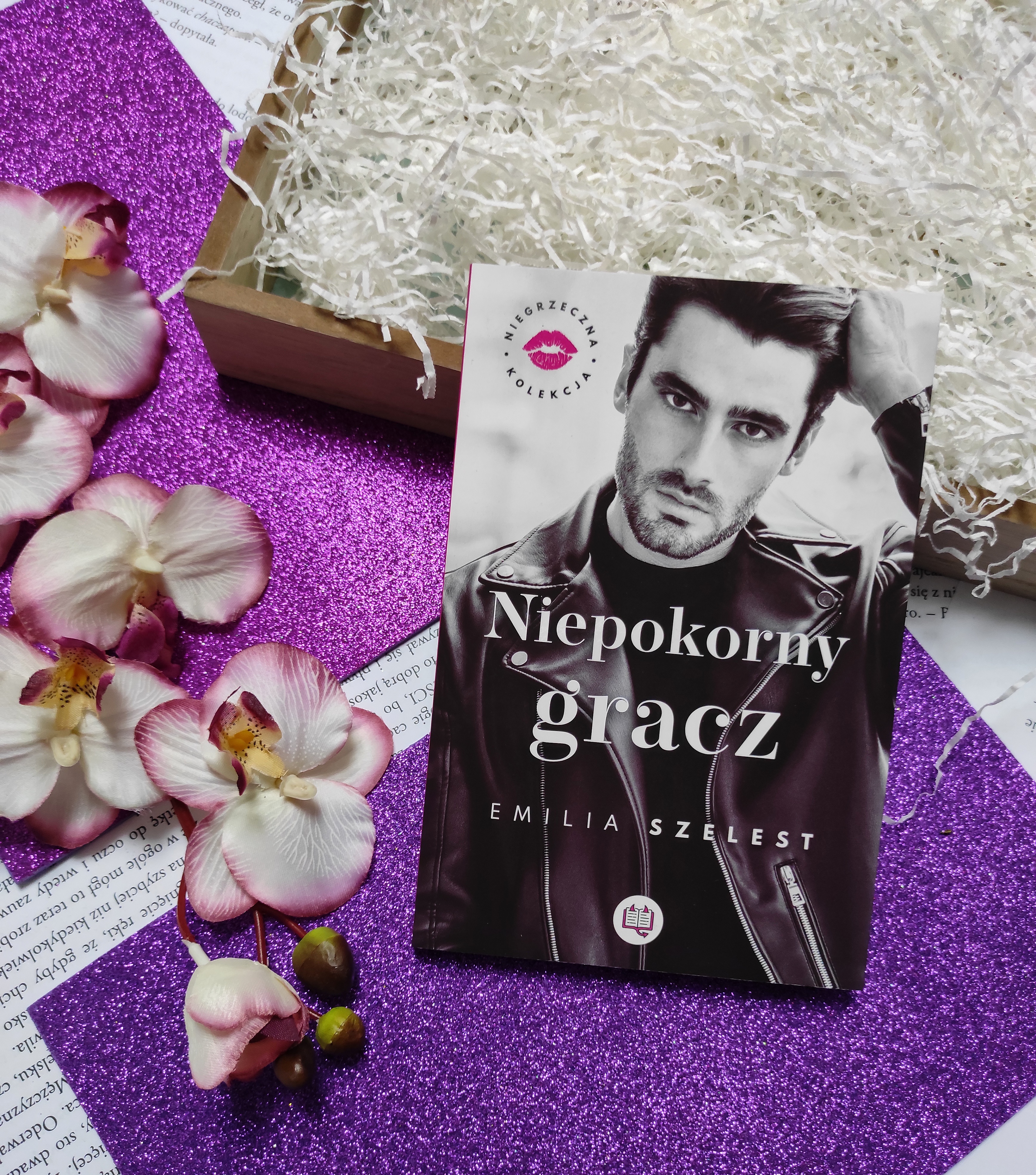 "Niepokorny gracz" Emilia Szelest - niegrzeczna kolekcja #3 - recenzja - Księgarnia Tania Książka