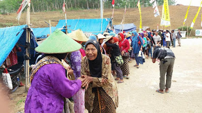 Ibu-ibu petani Kendeng