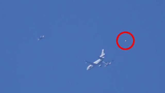 Video: Un Ufo sfiora L' air Force One del presidente Biden