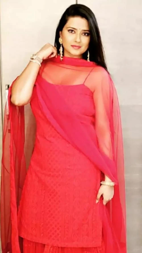 Kratika Sengar red suit beautiful hot tv actress