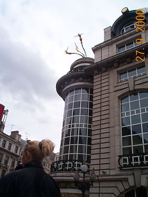 Three Golden Divers, London