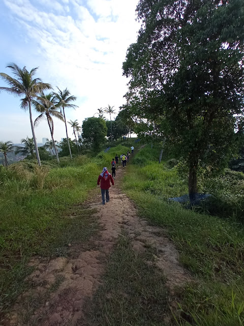 hiking di sireh park iskandar puteri