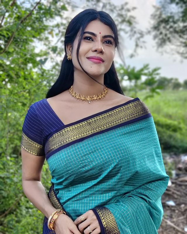 Nivisha Actress Instagram