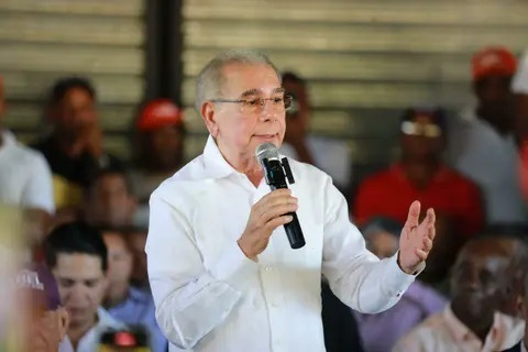 Danilo exhorta a los peledeístas a evitar haya «compra de cédulas»