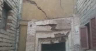 إخلاء منزل من 3 طوابق بعد تعرضه للتصدع بميدان العارف بسوهاج