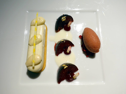 L'Atelier de Joël Robuchon Hong Kong - Poached French figs with almond blanc manger and refreshing ginger sorbet