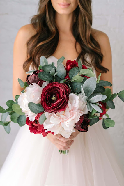 Something Borrowed Blooms Review: 5 Stunning Flowers Your Wedding Needs Right Now That Won't Break The Bank | City of Creative Dreams