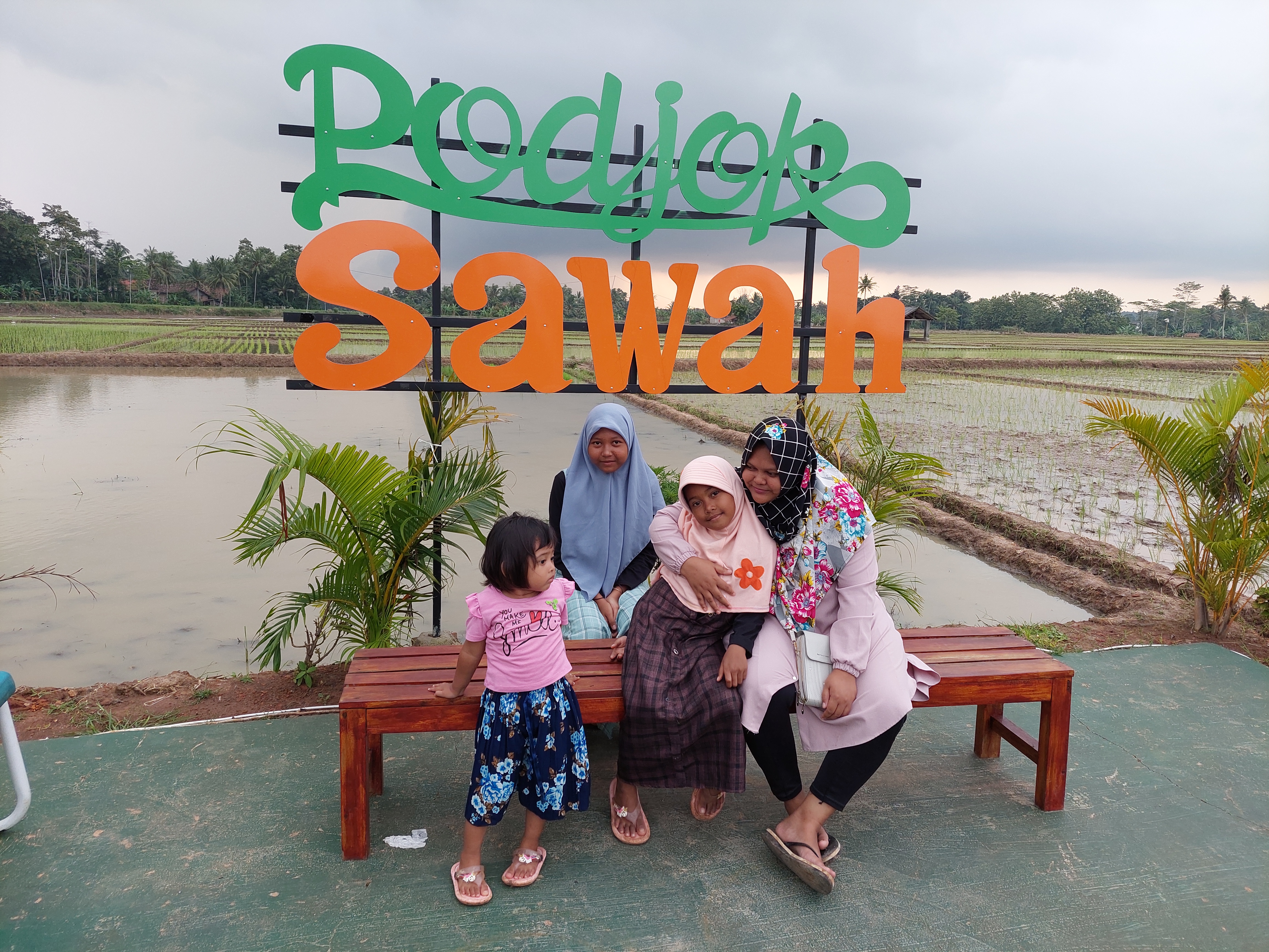Podjok Sawah wisata Kuliner di Sidomulyo Lampung Selatan