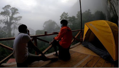 Akhir pekan berkemah di mulut gua dikeliling 27 air terjun batu tilam