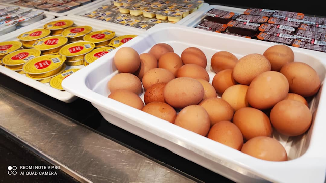 Sarapan Pagi Sambil Menikmati Keindahan Teluk dan Laut Adriatik