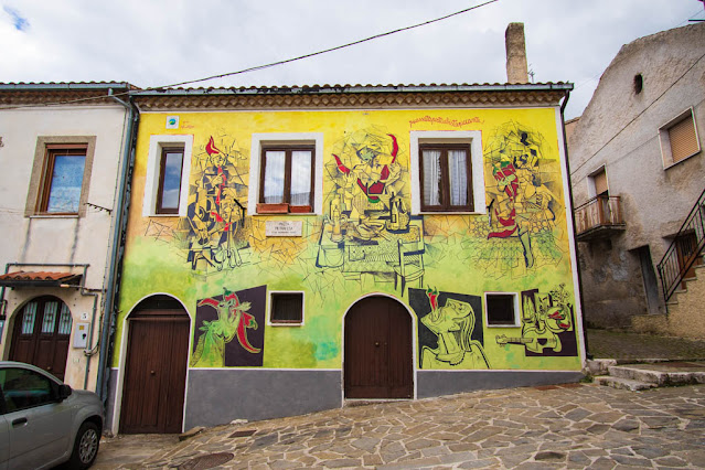 Murales di Satriano di Lucania-Piazza Pietrafesa