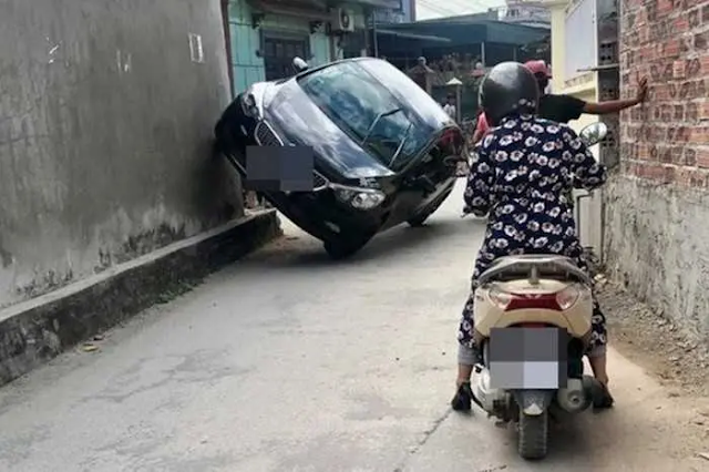 5 Kỹ năng lái xe ô tô trong đường hẻm, ngõ nhỏ tránh va chạm