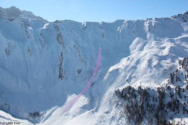 Lawinenabgang vom 13.02.2022 Hohe Warte im Wildlahnertal in den Nördlichen Zillertaler Alpen. Eine Person fuhr vom darüber liegenden Kamm in den Hang ein. Es passierte nichts. (Foto: 14.02.2022)