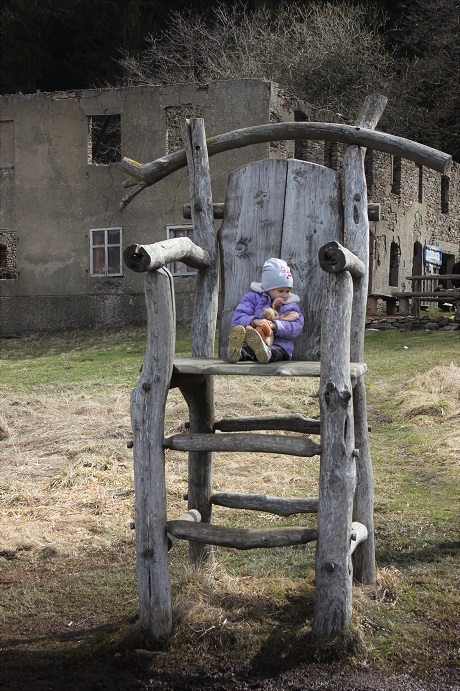 land artová instalace v zaniklé vesnici Königsmühle