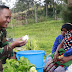 Berikan Kehidupan Ekonomi, Masyarakat Pedalaman Papua Sambut Baik Keberadaan Pos Satgas TNI 412 Kostrad