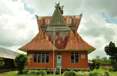 Rumah Adat Suku Batak: Jenis dan Ciri khas