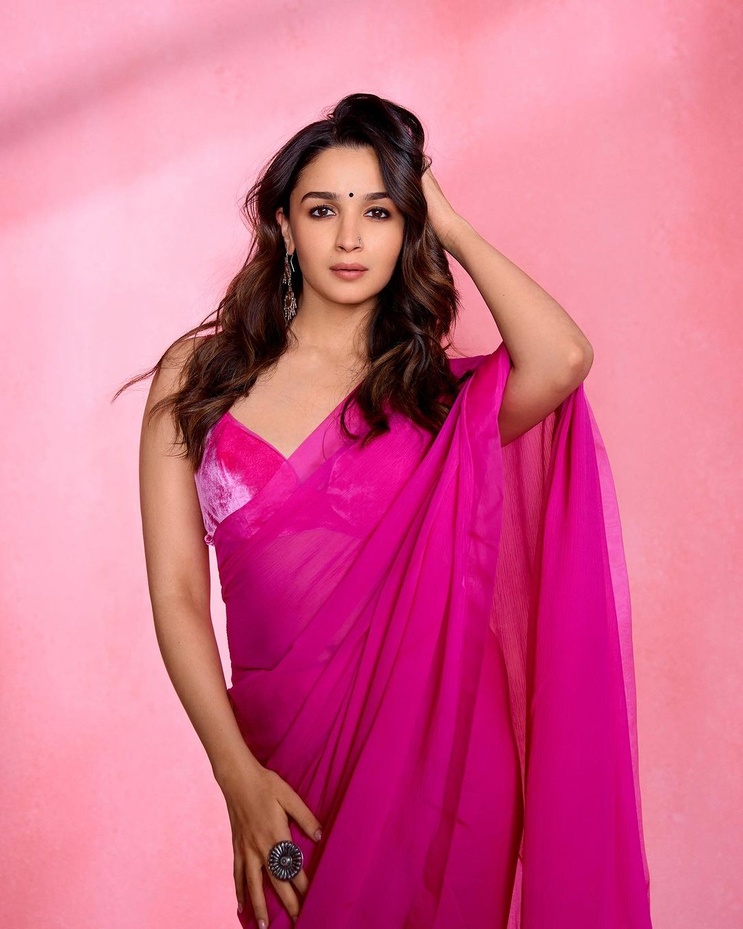 Kriti Sanon or Alia Bhatt: Who has mastered the Pink Saree Look?