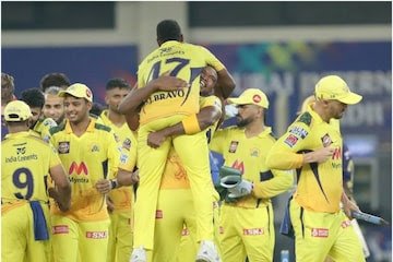 धोनी ने फिर चेन्नई को बनाया बादशाह:फाइनल में कोलकाता नाइट राइडर्स को 27 रन से हराकर , जाने मैच का पूरा हाल